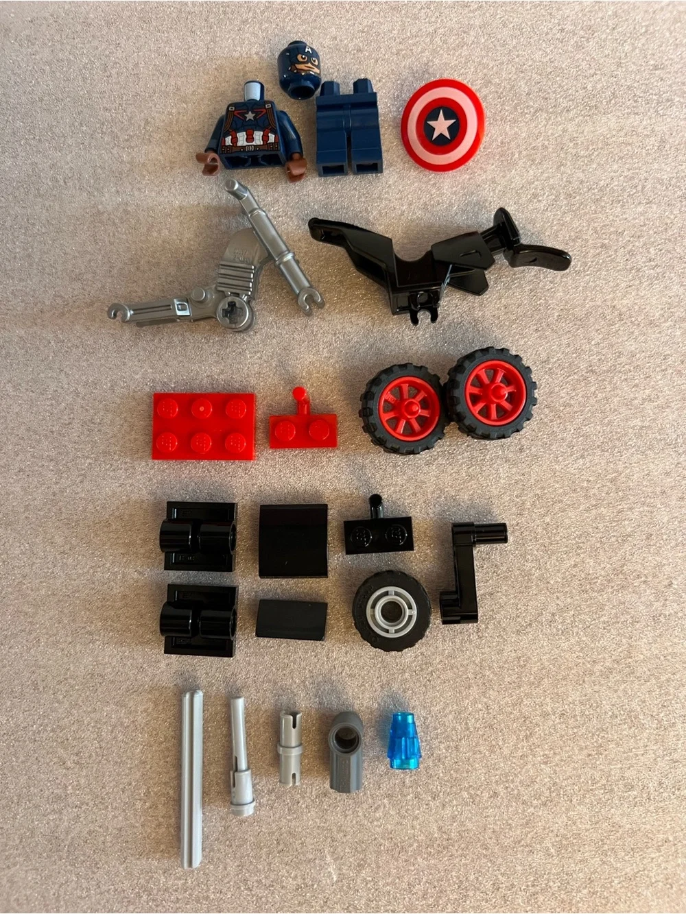 LEGO Marvel Super Heroes #30447 Captain America Motorcycle - Picture 3 of 3